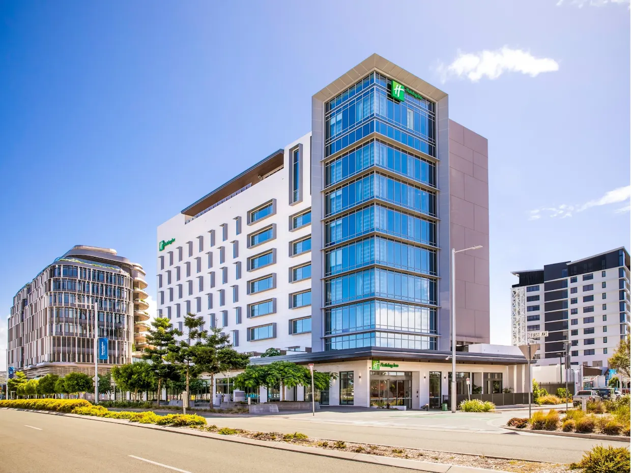 Holiday Inn and Suites Sunshine Coast